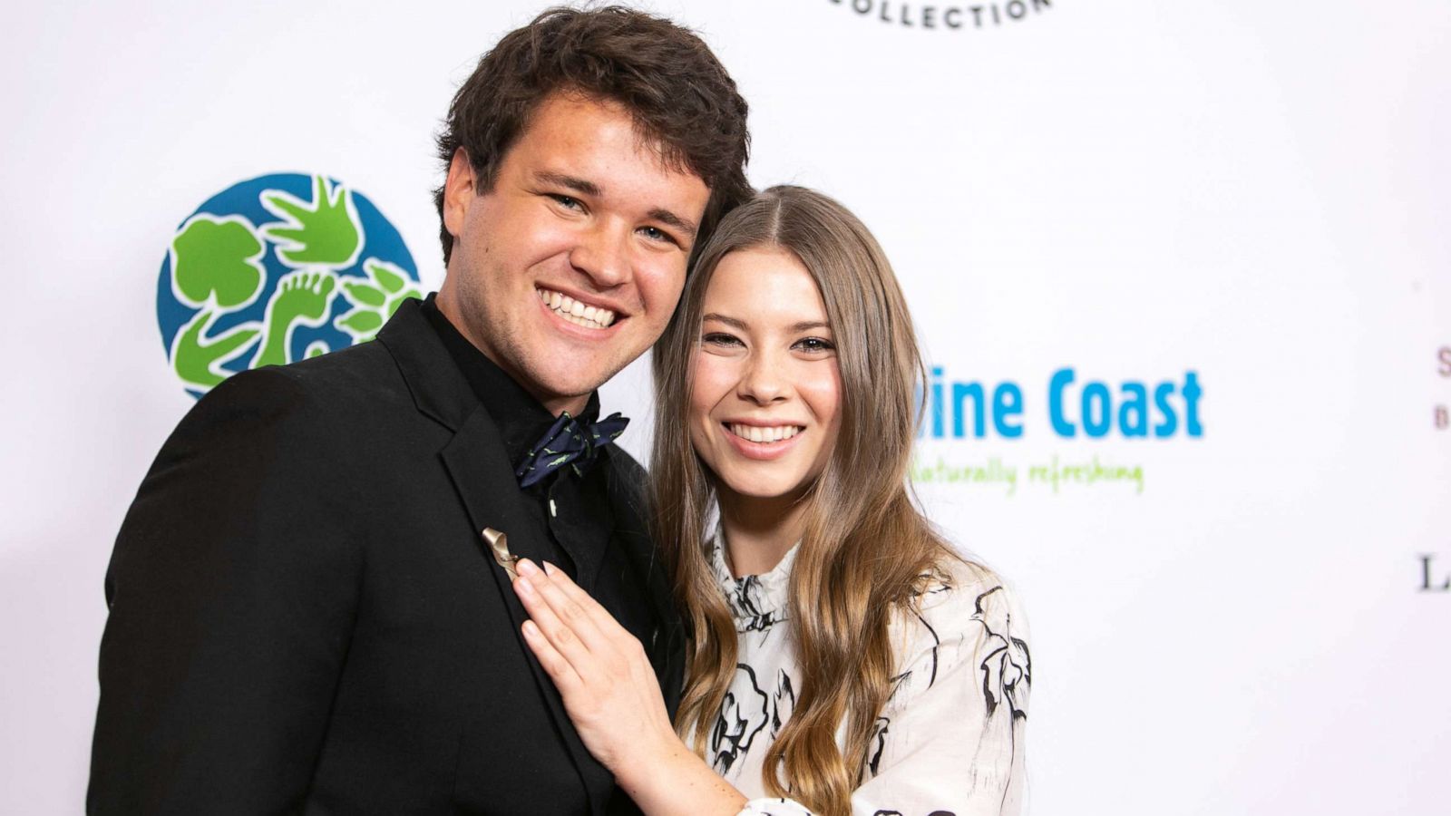 Bindi Irwin shares sweet photo of husband Chandler Powell holding