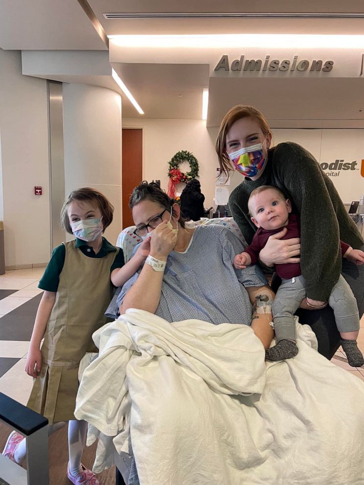 PHOTO: Charlotte, Chloe and Chloe's son, Theodore, wished Jennifer good luck before her fourth brain surgery in December 2021.