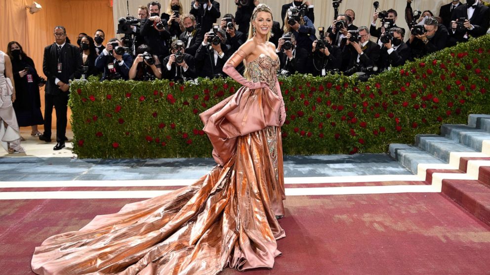 Emma Stone Wore Louis Vuitton To The 2022 Met Gala