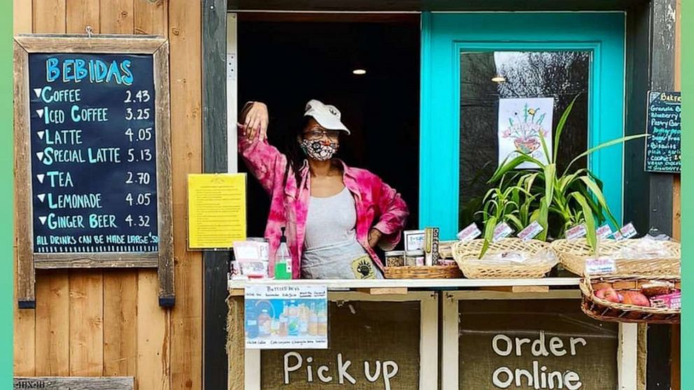 VIDEO: Black-owned restaurant in Indianapolis serves up seafood, philanthropy