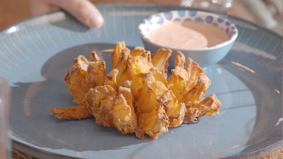 VIDEO: Make a copycat version of Outback Steakhouse’s ‘Blooming Onion’ in the air fryer 