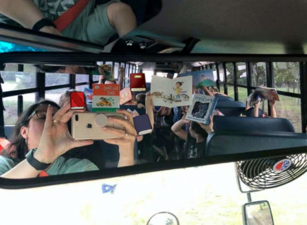 PHOTO: A bus book buddies program at an Arkansas school district is popular with the kids.