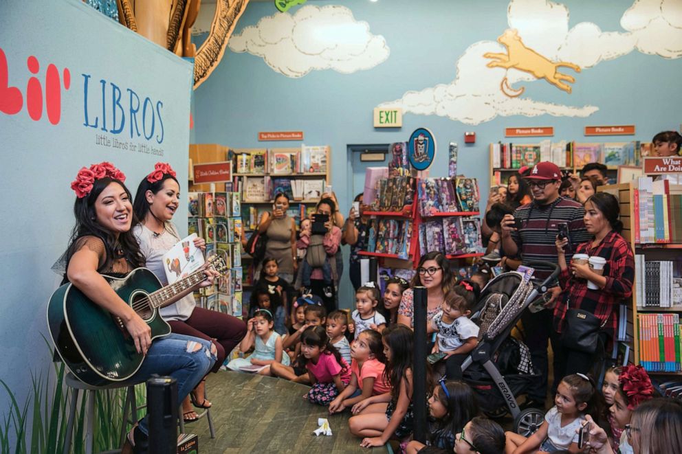 PHOTO: Families attend a Lil' Libros book-signing event held at Barnes & Noble in Long Beach, Calif., in September 2017.