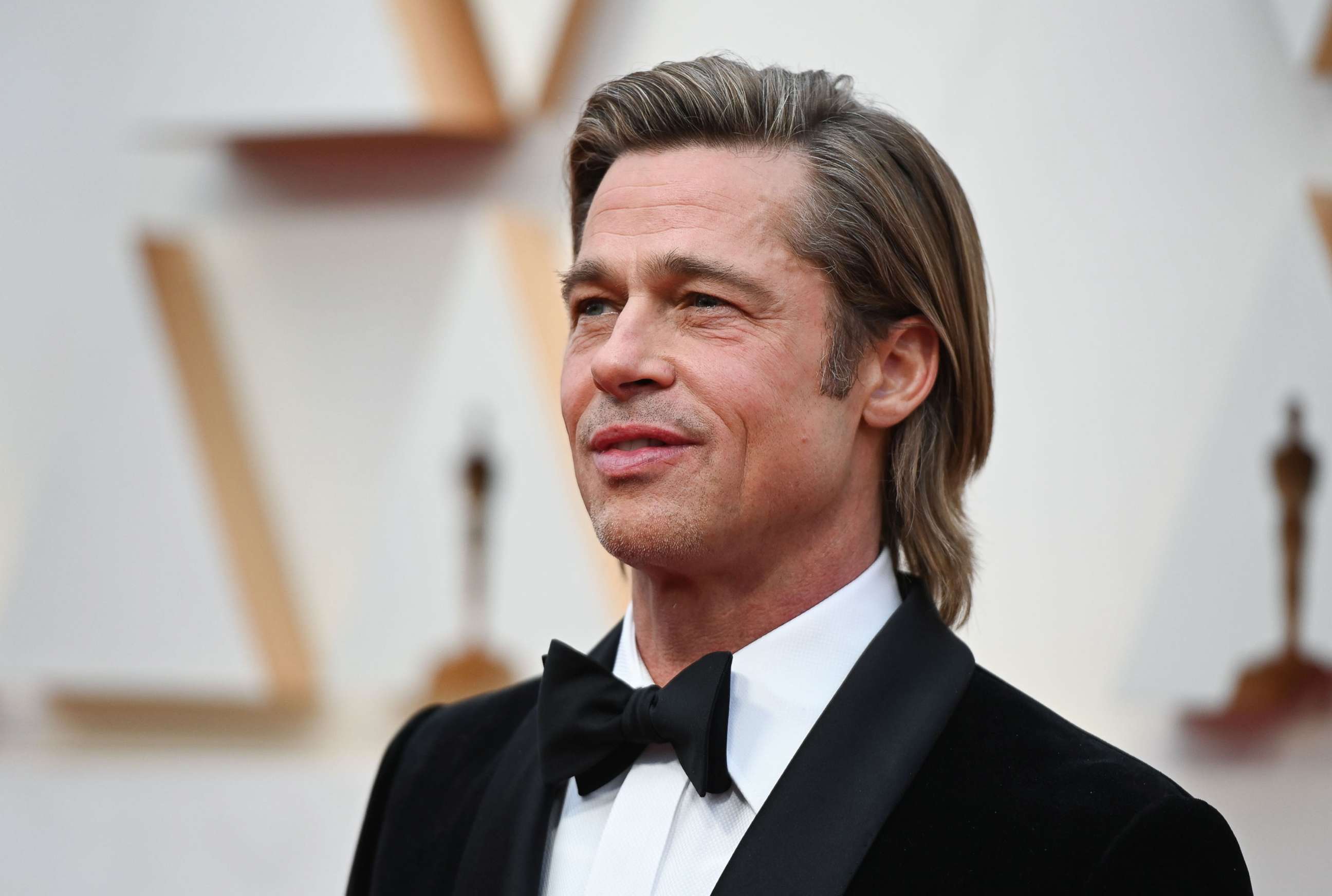 PHOTO: Brad Pitt arrives at the Oscars in Hollywood, Calif., Feb. 9, 2020. 