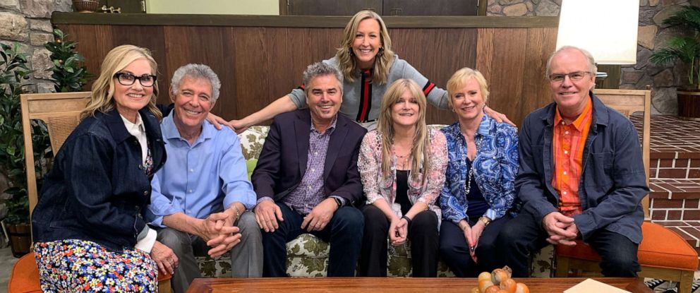 Inside The Newly-renovated 'brady Bunch' House, Made To Look Exactly 