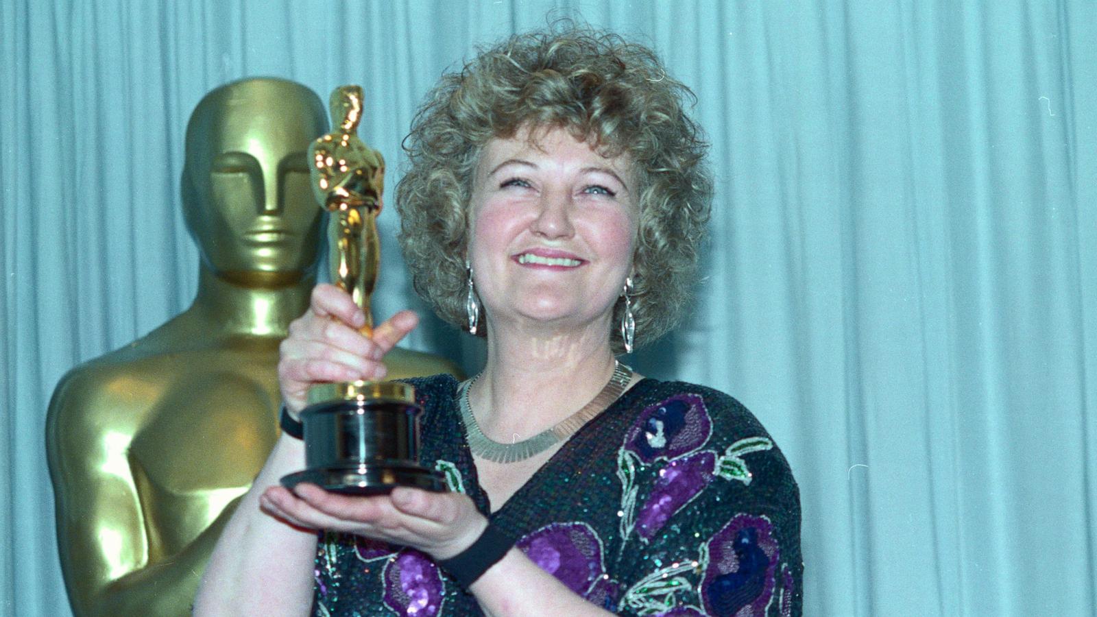 PHOTO: Brenda Fricker holds up her Oscar after winning Best Supporting Actress for her role in "My Left Foot" at the 62nd Academy Awards, on March 26, 1990.
