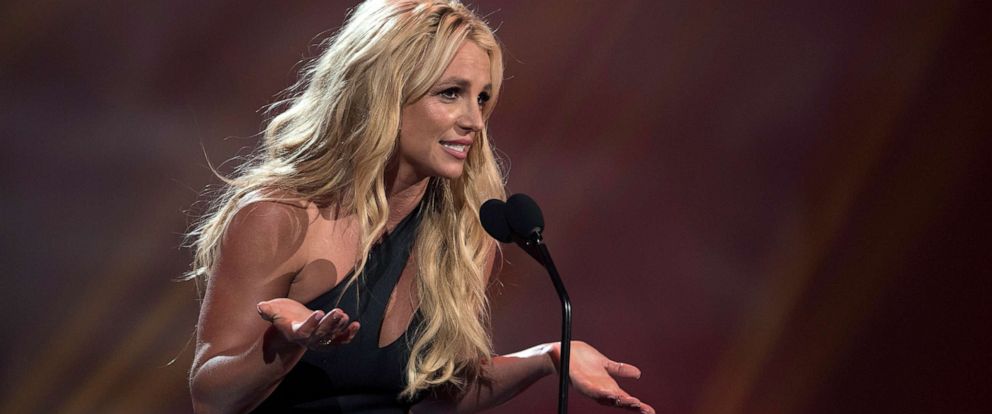 Britney Spears Suffers Major Wardrobe Malfunction On Stage: Watch Her  Dancers Rush to Help | whas11.com