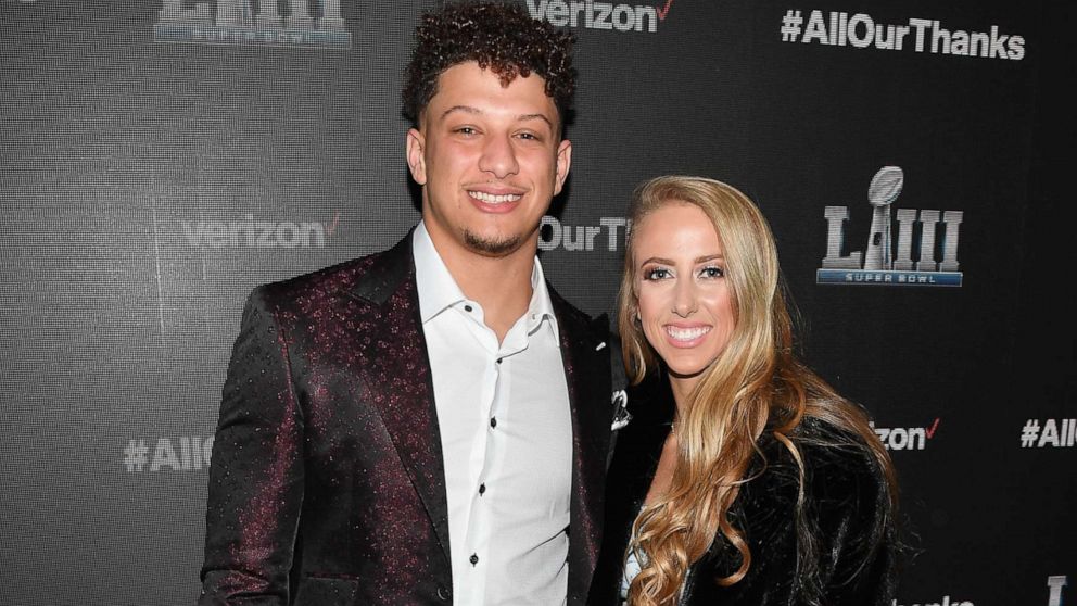 Patrick Mahomes' wife Brittany shares photo of daughter Sterling meeting  Santa - ABC News