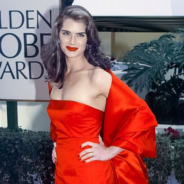 Brooke Shields Daughter Rowan Wore Mom S 1998 Golden Globes Gown To Prom Gma