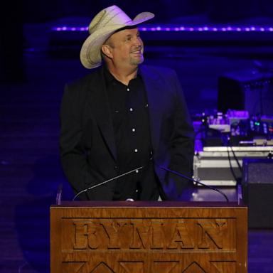 garthbrooks has announced his new album “Time Traveler” will be