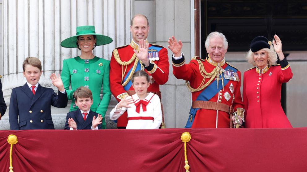 VIDEO: Queen Elizabeth II departs her beloved Balmoral Castle