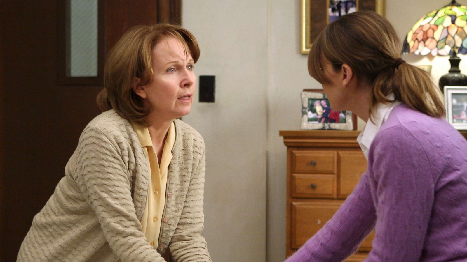 PHOTO: Kate Burton and Ellen Pompeo are seen in a scene from "Grey's Anatomy."