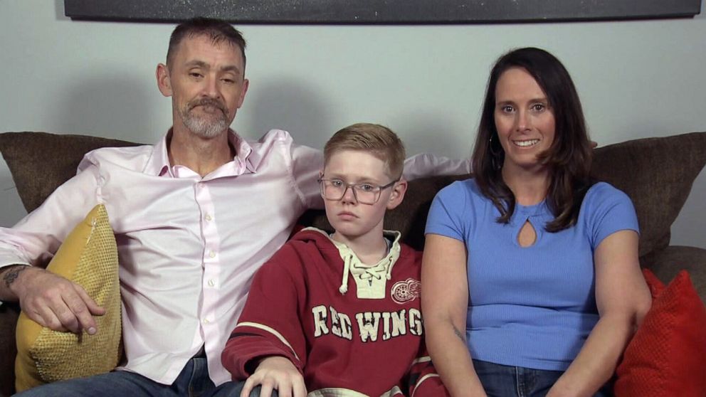 PHOTO: Steve and Ireta Reeves with their son Dillon Reeves are seen during an interview.