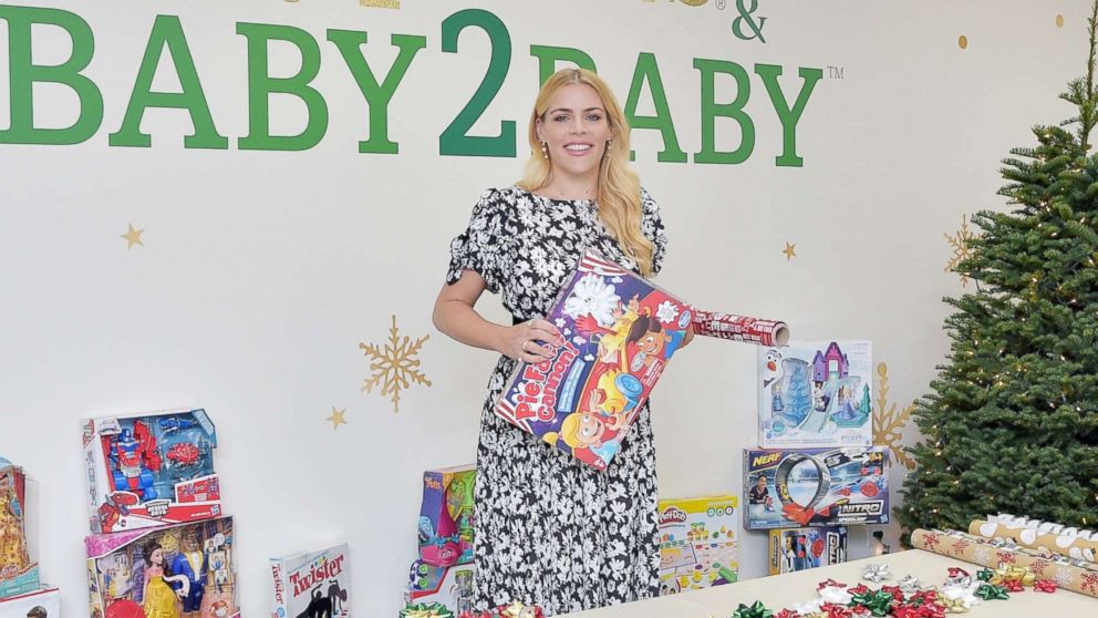 VIDEO: Busy Philipps shares her top 25 screen-free gifts for kids