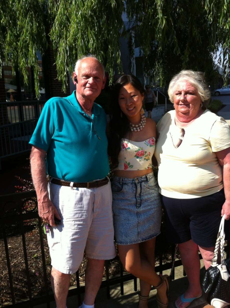 PHOTO: Caitlin Boston, center, poses with her parents Jim Boston and Nancy Boston.