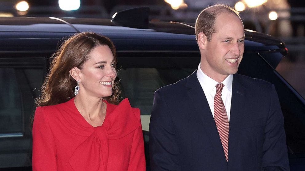 Prince William, Kate share 2021 Christmas card photo - Good Morning America