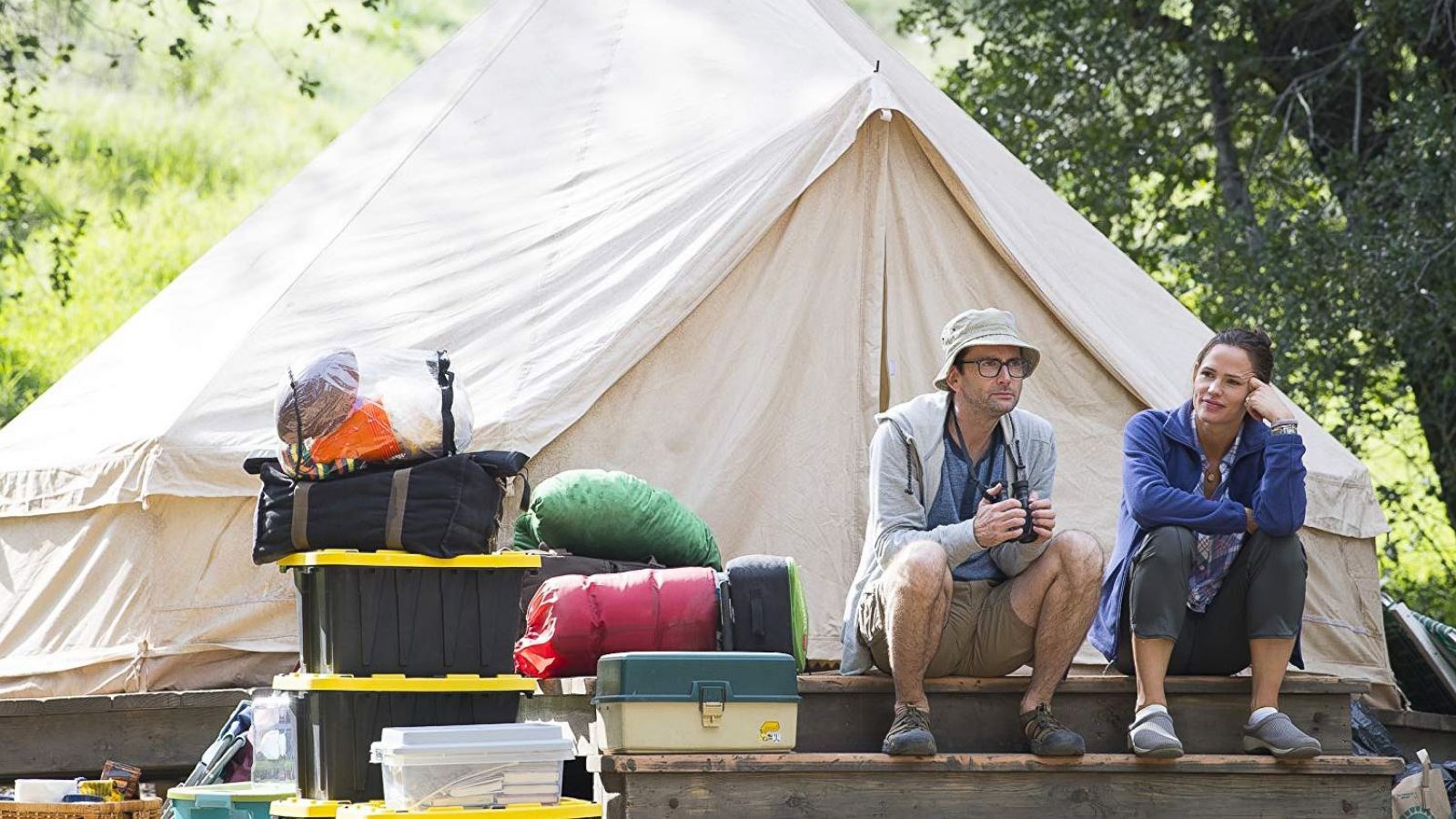 PHOTO: David Tennant and Jennifer Garner in a scene from "Camping."