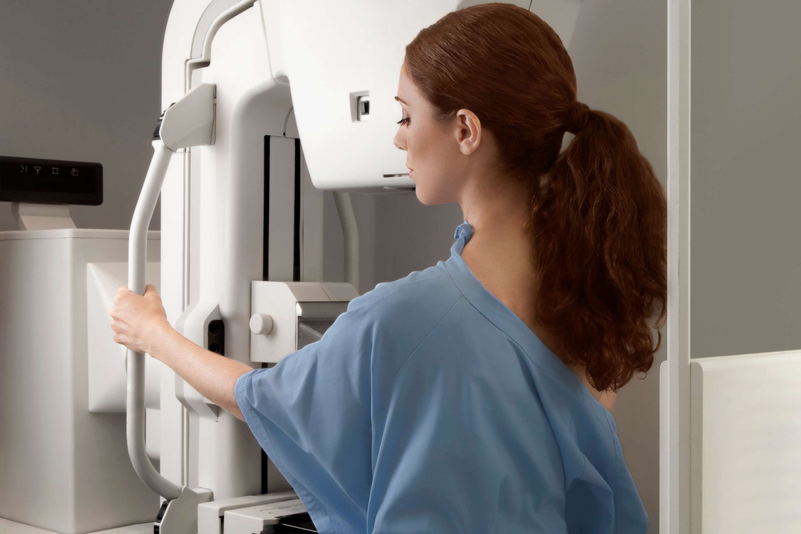 PHOTO: A woman gets a mammogram in this undated stock image.