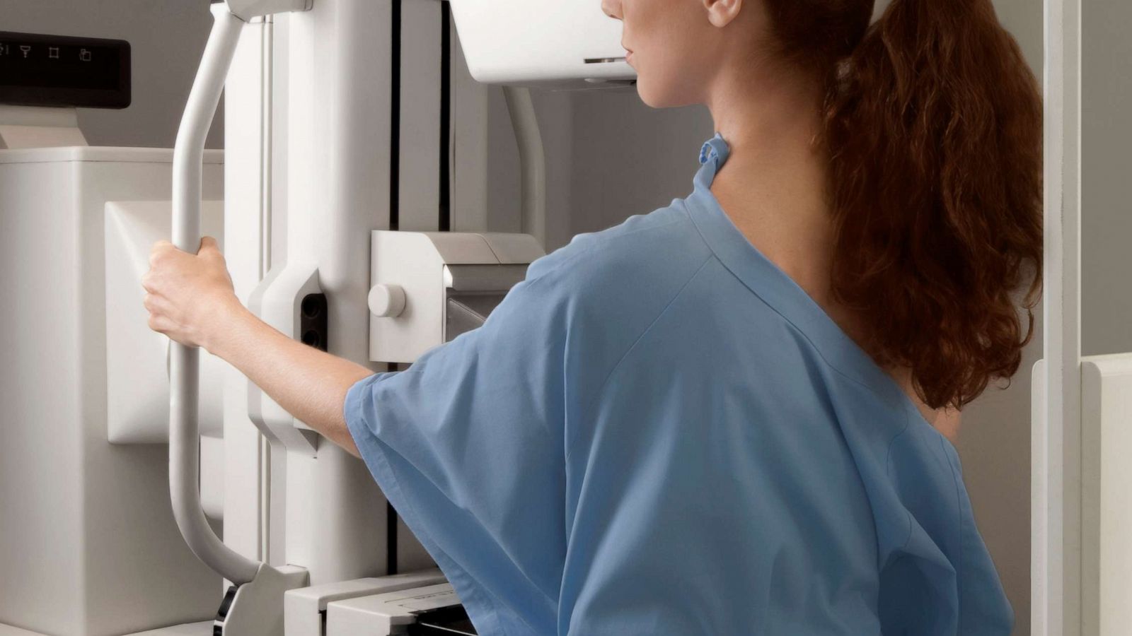 PHOTO: A woman gets a mammogram in this undated stock image.