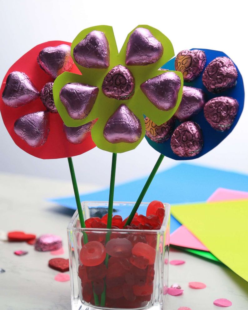 PHOTO: Make a DIY candy bouquet for your sweetheart on Valentine's Day! 