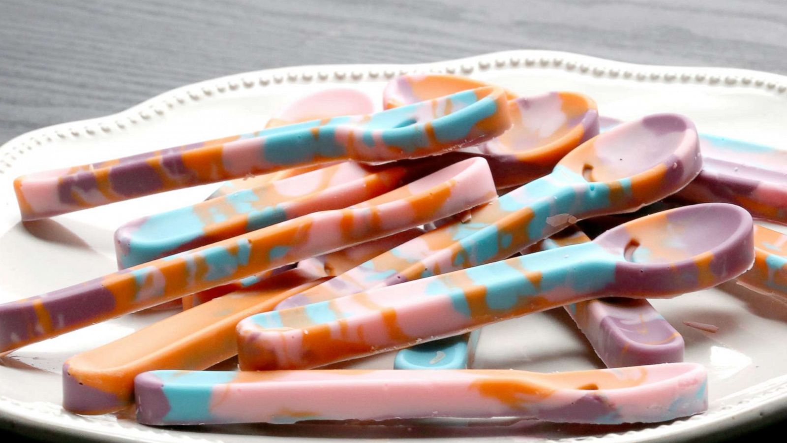 PHOTO: Tie dye candy spoons.