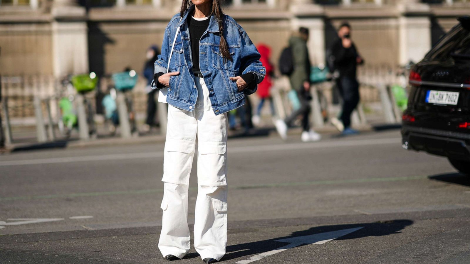 PHOTO: White cargo wide legs pants.