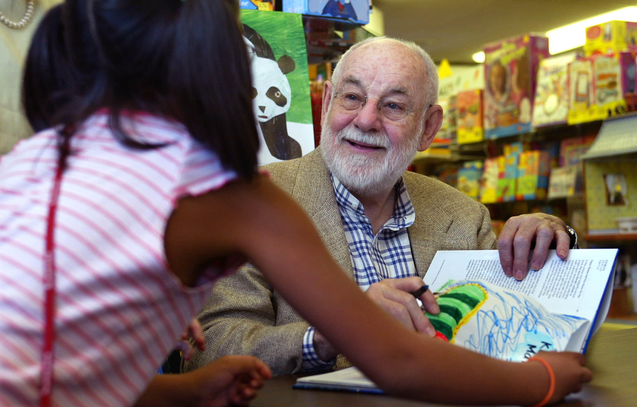 PHOTO: Illustrator Eric Carle, one of the giants in the field of children's books during a book signing at San Marino Toy and BookShoppe in San Marino, Calif., Aug. 20, 2003. 