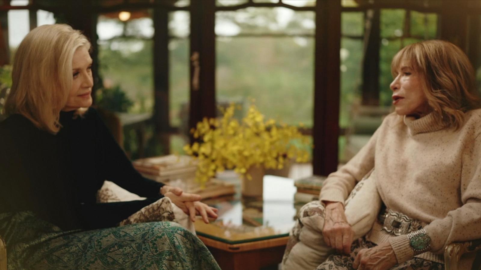 PHOTO: Music star Carly Simon speaks with ABC News' Diane Sawyer in an interview on "Good Morning America."