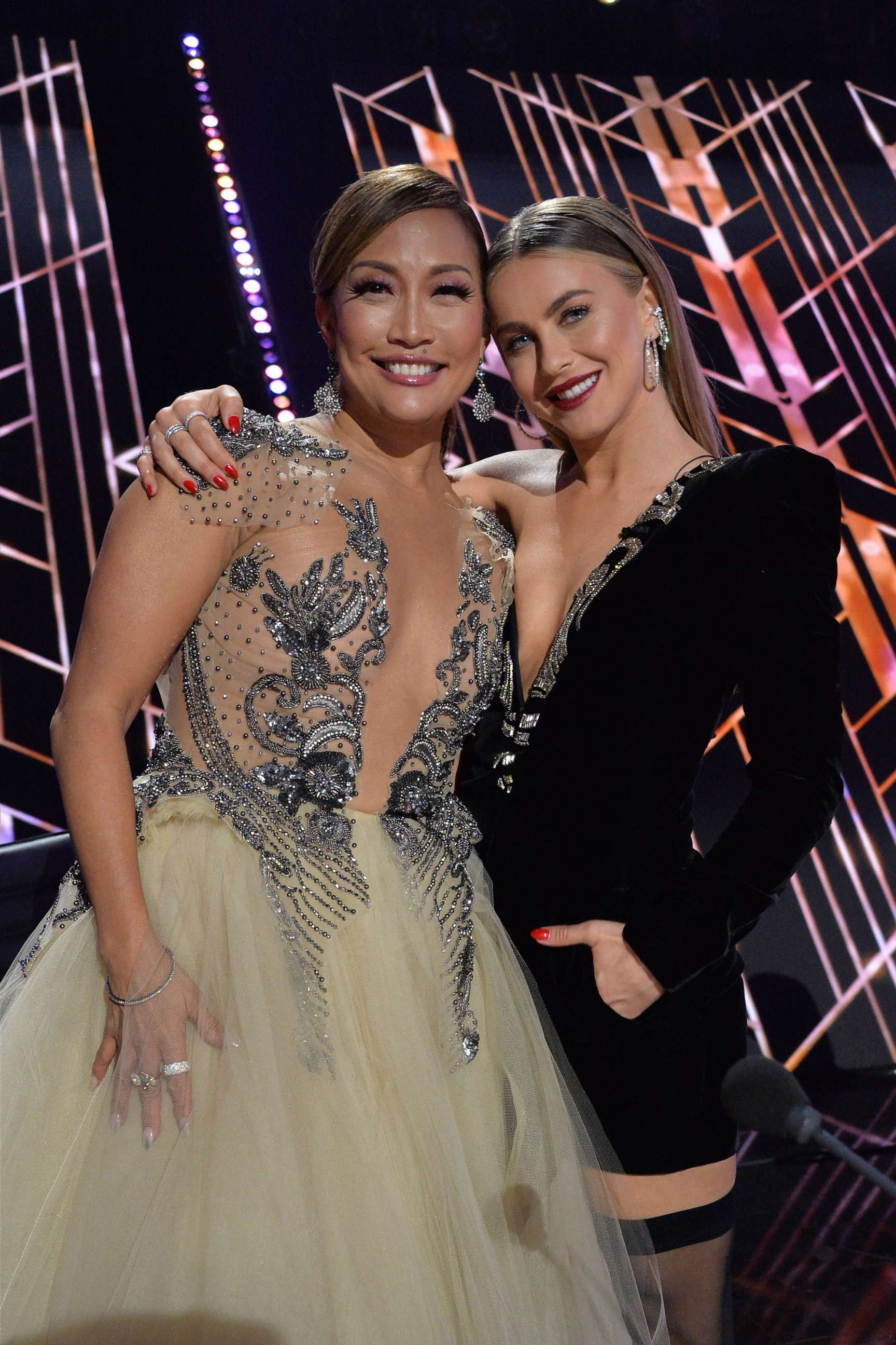 PHOTO: Carrie Ann Inaba and Julianne Hough during the season finale of Dancing with the Stars, Nov. 22, 2021.