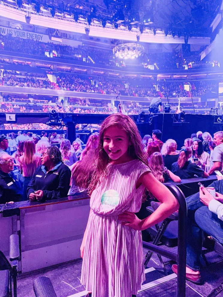 PHOTO: Savannah Dahan got to meet Carrie Underwood at the singer's concert in Washington, D.C.