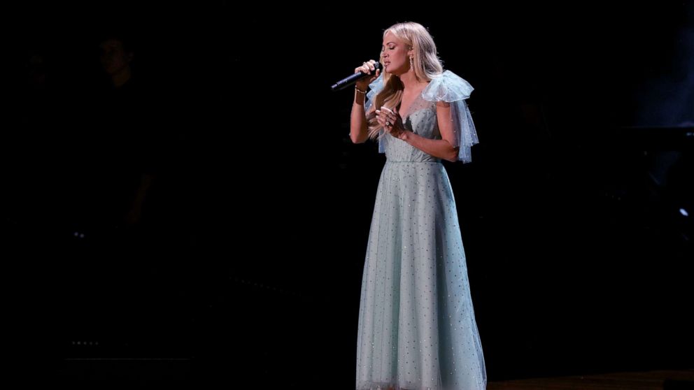 Carrie Underwood Reveals New 'Denim & Rhinestones' Album