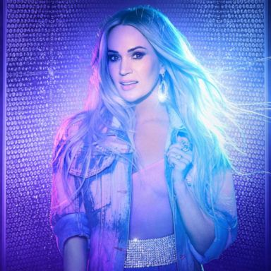 [PHOTO: Carrie Underwood, announced her new arena tour, 