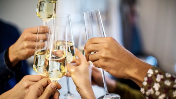 Champagne vs. sparkling wine: Everything you need to know - ABC News