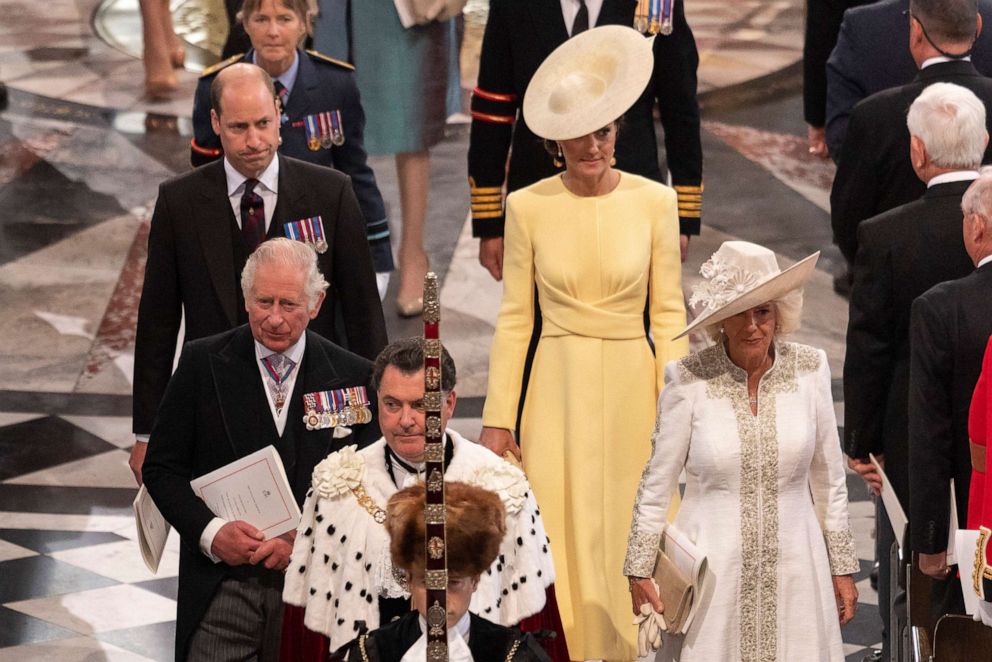 PHOTO: Prince William, Duke of Cambridge, Catherine, Duchess of Cambridge, Prince Charles, Prince of Wales and Camilla, Duchess of Cornwall depart the National Service of Thanksgiving at St Paul's Cathedral on June 3, 2022 in London.