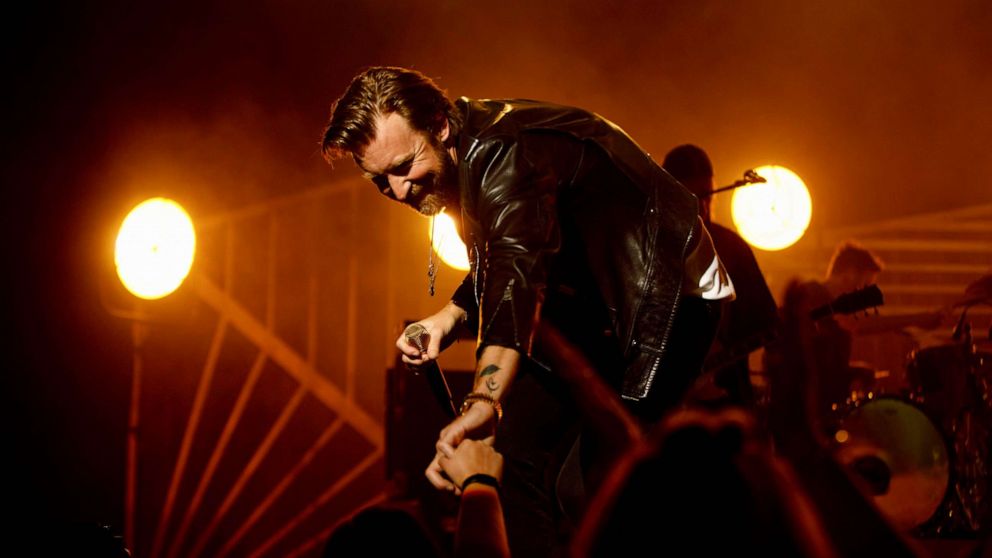 Charles Kelley Drops New Live Video Of As Far As You Could His   Charles Kelley Ht Jef 230426 1682524142354 HpMain 16x9 992 