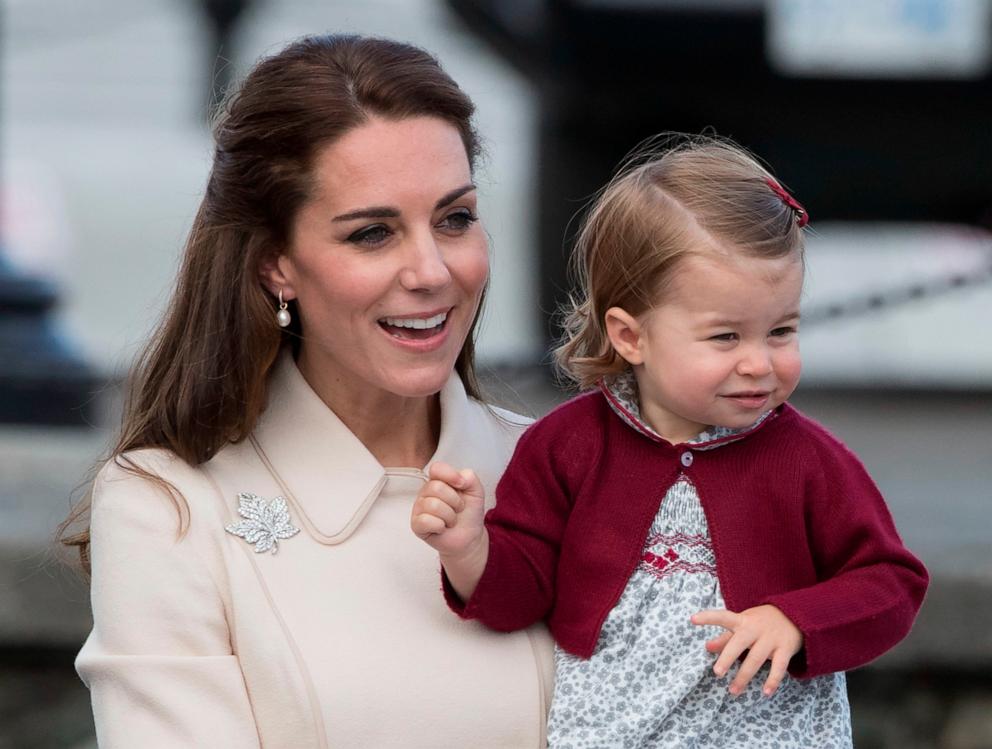 PHOTO: Catherine, Duchess of Cambridge and Princess Charlotte leave from Victoria Harbour to board a sea-plane on the final day of their Royal Tour of Canada, Oct. 1, 2016, in Victoria, Canada. 