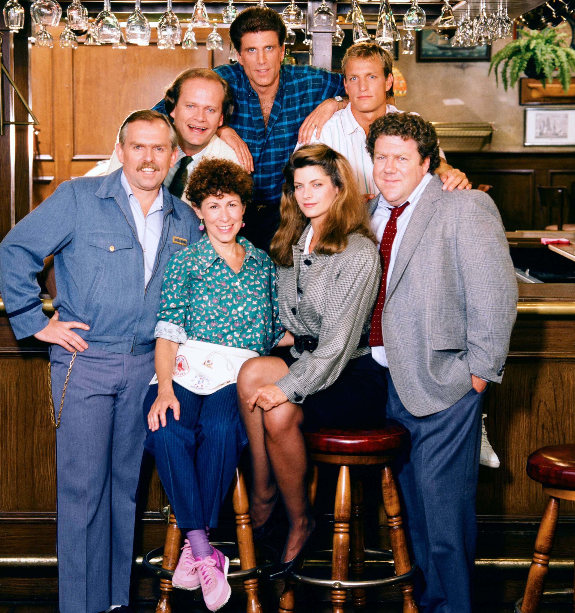 PHOTO: The cast of "Cheers."