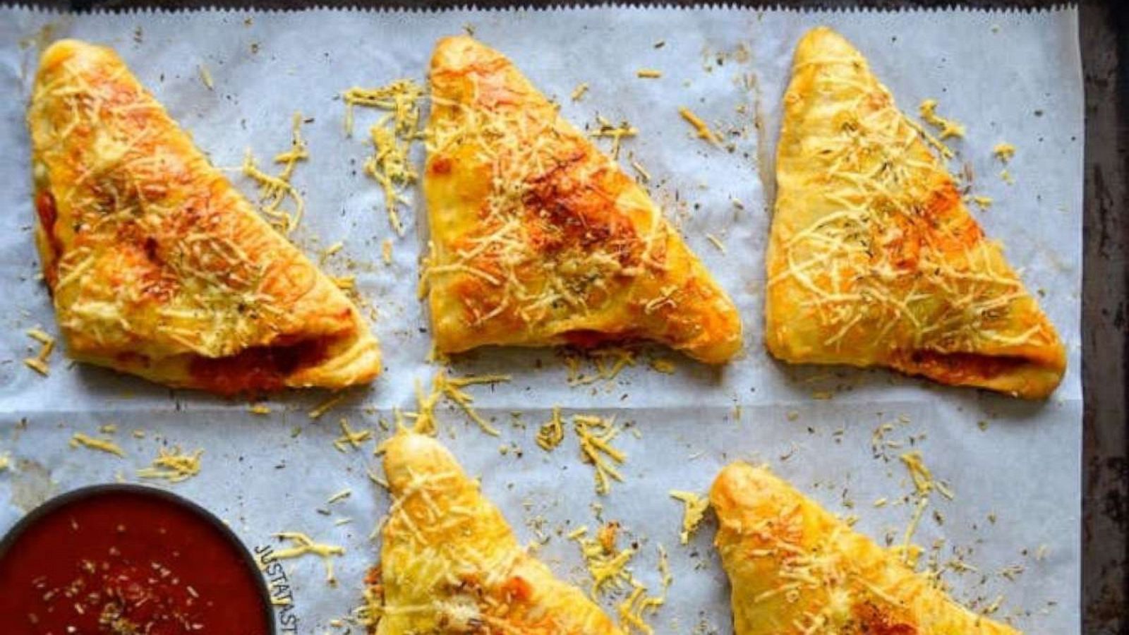 PHOTO: Easy cheesy chicken pizza pockets.