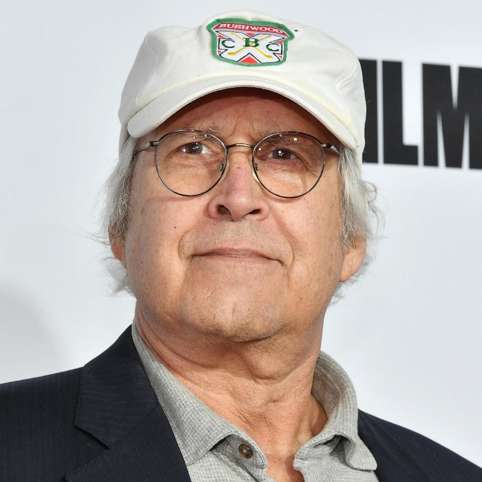 VIDEO: Actor Chevy Chase serves up chicken fingers and fries at South Carolina drive-thru