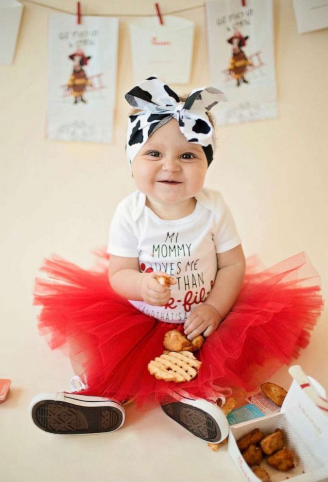 PHOTO: Kate Byrne had her daughter, Brinley, star in a Chick-fil-A-themed photo shoot to celebrate her first birthday.