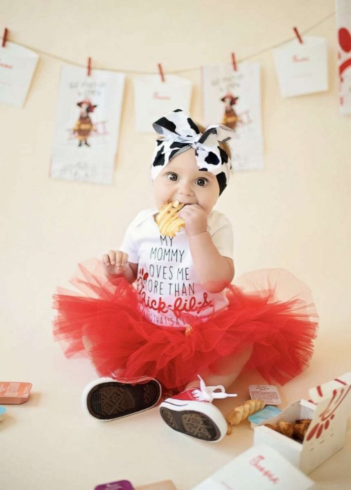 PHOTO: Kate Byrne had her daughter, Brinley, star in a Chick-fil-A-themed photo shoot to celebrate her first birthday.