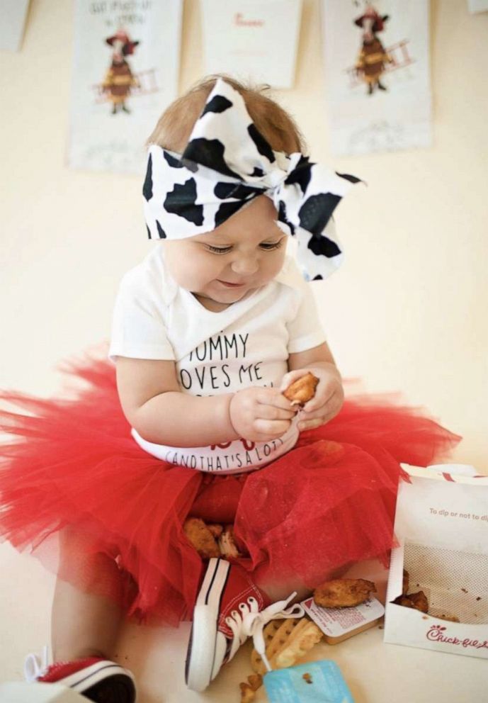 PHOTO: Kate Byrne had her daughter, Brinley, star in a Chick-fil-A-themed photo shoot to celebrate her first birthday.