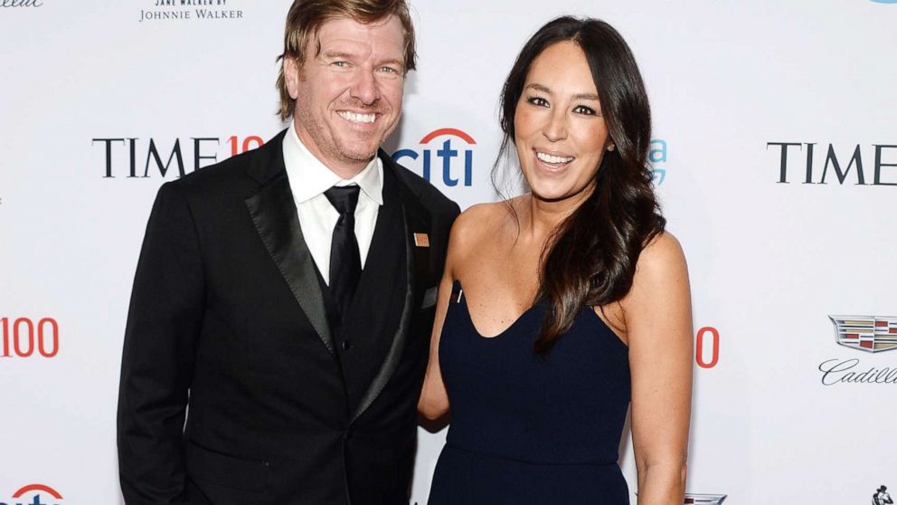 VIDEO: Joanna Gaines hosted an adorable ‘book signing’ with her family
