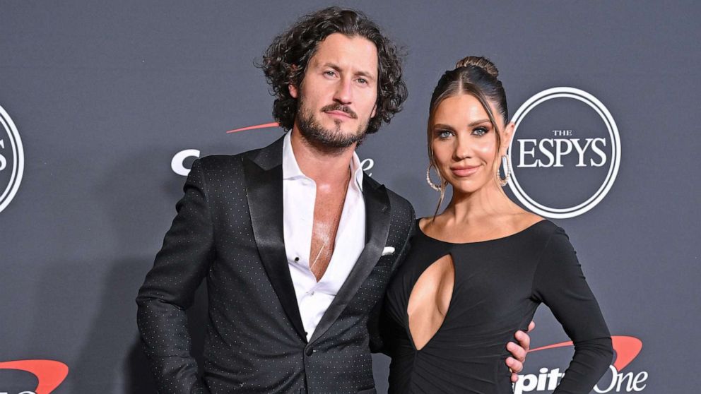 PHOTO: Valentin Chmerkovskiy and Jenna Johnson Chmerkovskiy attend the 2022 ESPYs at Dolby Theatre on July 20, 2022 in Hollywood, Calif.