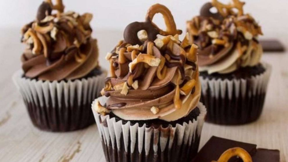PHOTO: Chocolate peanut butter pretzel cupcakes.