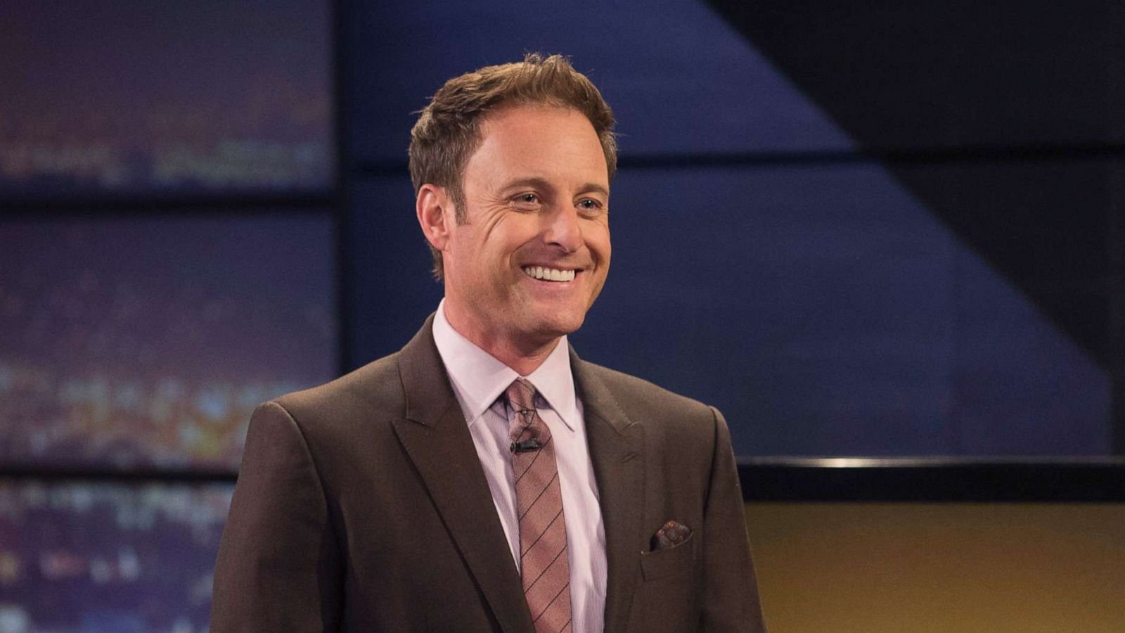 PHOTO: Chris Harrison discusses and dissects the most recent episodes of "The Bachelor," alongside cast members and celebrity fans.