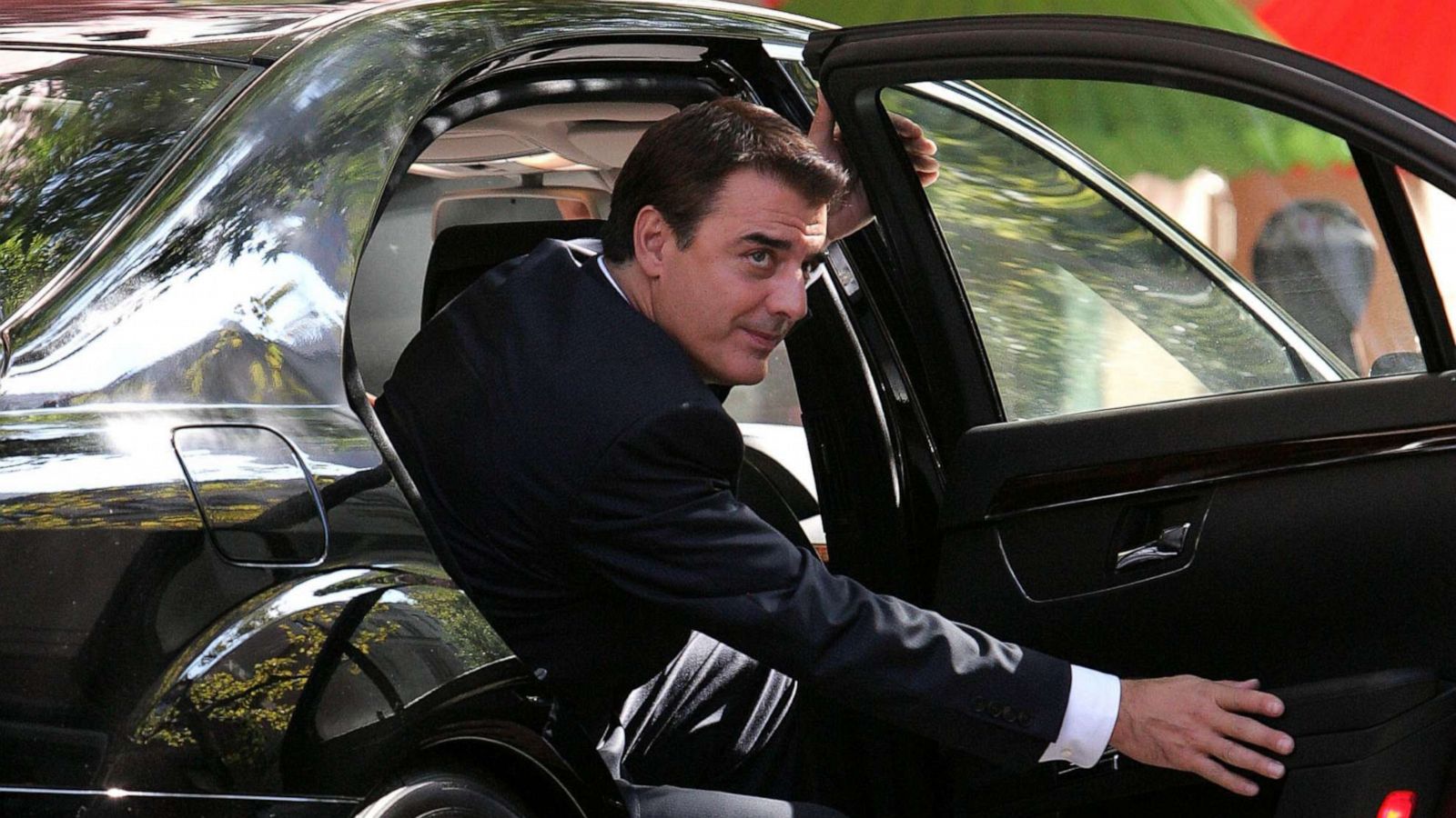 PHOTO:Actor Chris Noth on location for "Sex and the City: The Movie" in New York City on Sept. 19, 2007.