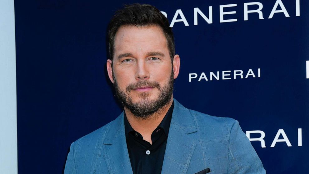 Chris Pratt wants to know how long you should keep your kids' trophies ...
