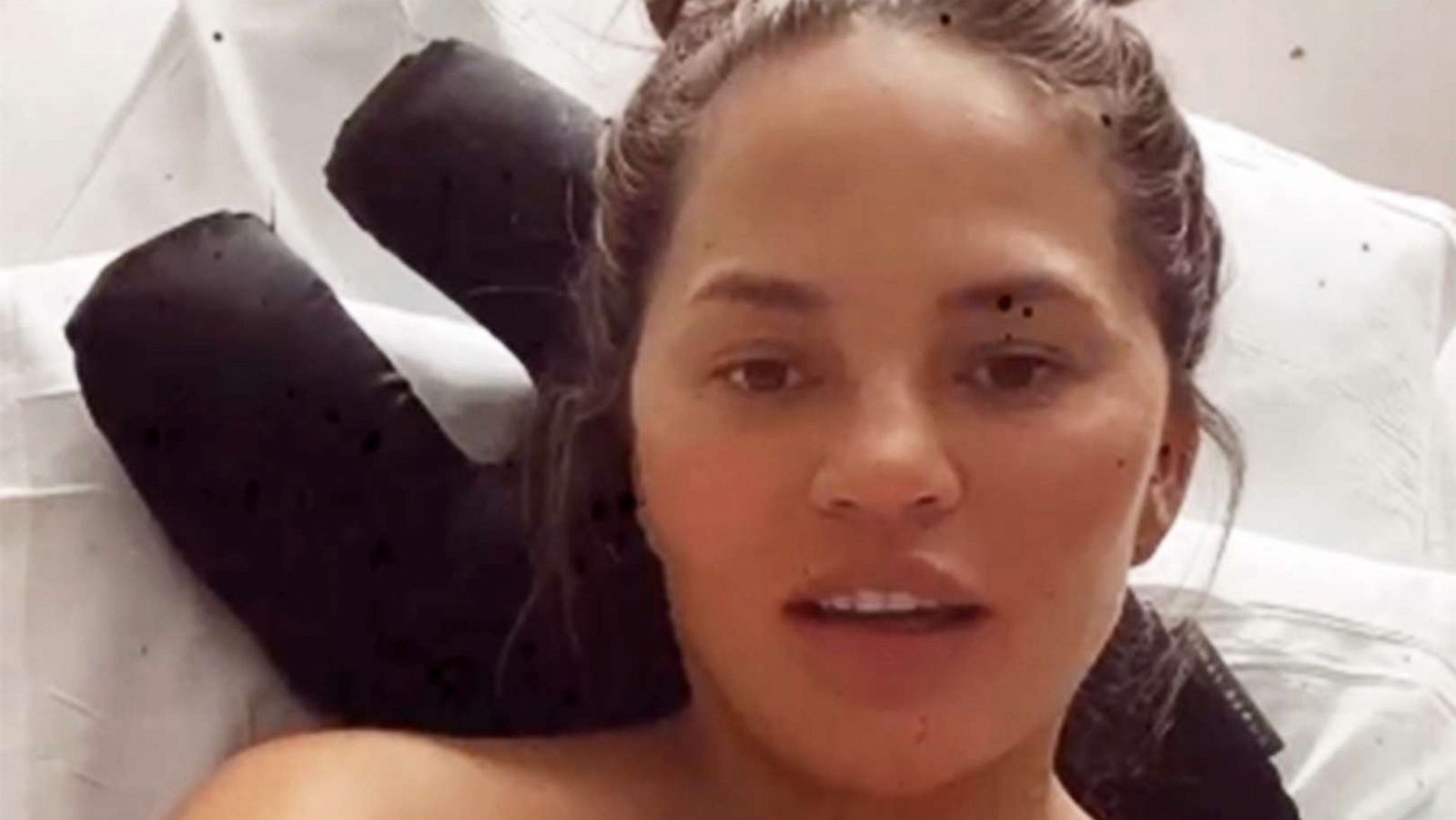 Pregnant Chrissy Teigen Reveals She's on Bed Rest for 2 Weeks