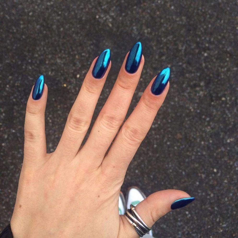 VIDEO: These high-shine nails glisten as you move them